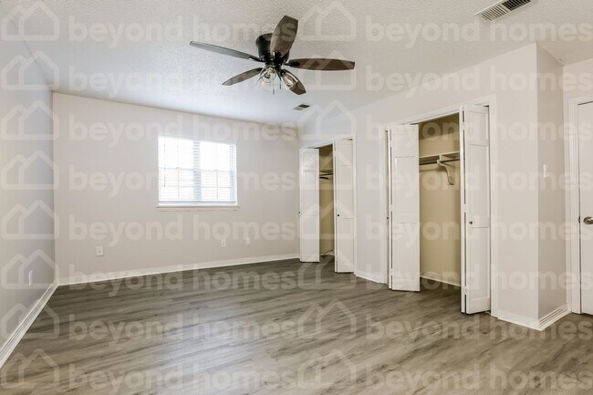 Building Photo - Updated 4 Bed Home in Reservoir with Moder...