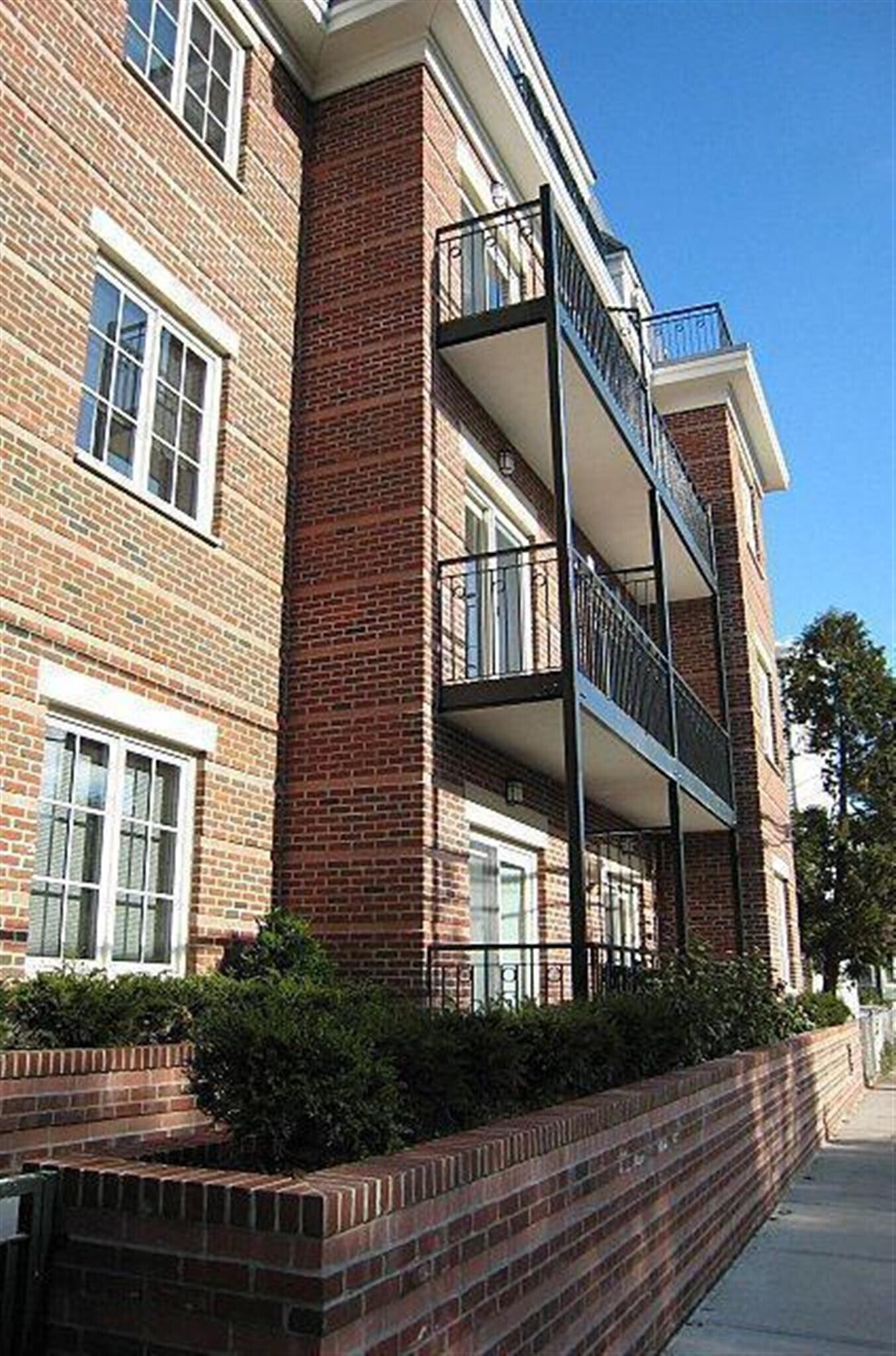 Building Photo - 155 Beacon St