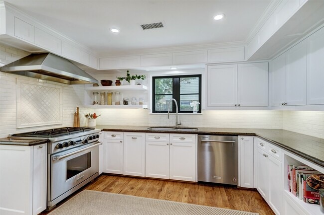 Building Photo - 12419 Mossycup Dr