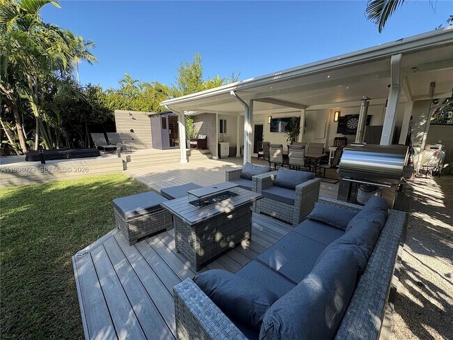 Building Photo - 1205 NE 17th Terrace