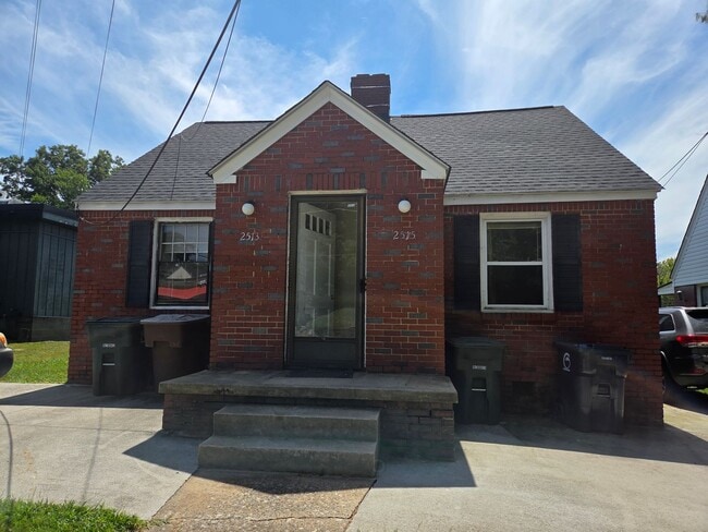 Building Photo - 2515 Spring Garden St