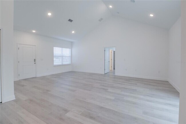 Building Photo - 2776 SW 142nd Ln