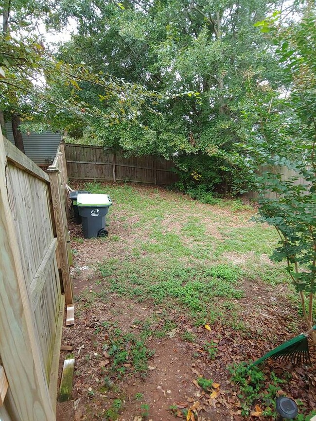Building Photo - Super Cute 2/2 in Chapin