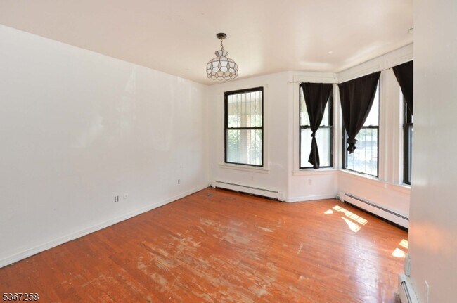 Building Photo - 100 N 9th St