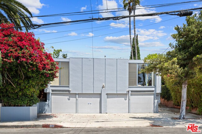 Building Photo - 631 Pier Ave