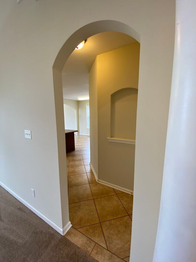 Building Photo - LARGE AND SPACIOUS HOME IN BARTLETT/ARLINGTON