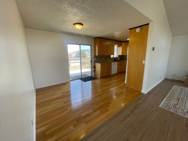 Building Photo - Beautiful Remodeled Home with nice yard.