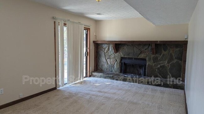 Building Photo - 4341 Old Lake Dr