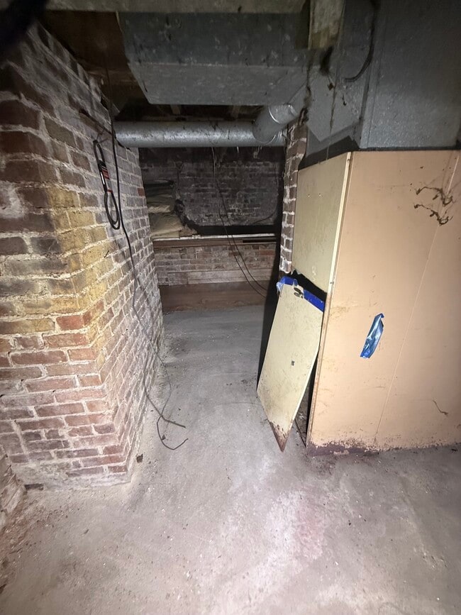 Building Photo - 512 Powell St