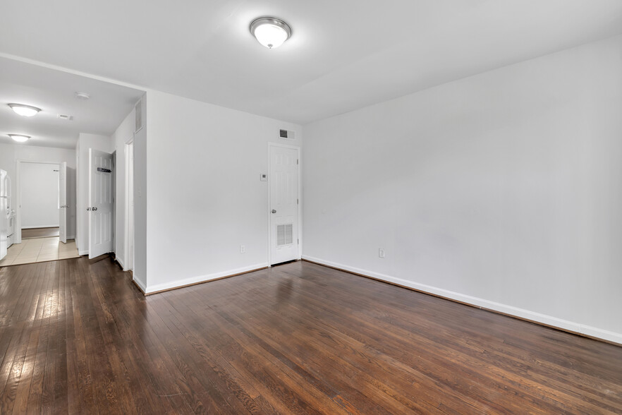 Building Photo - 1247 Meigs Pl NE