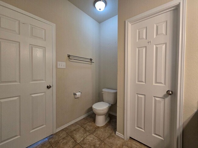 Building Photo - 5308 Waterbank Ln