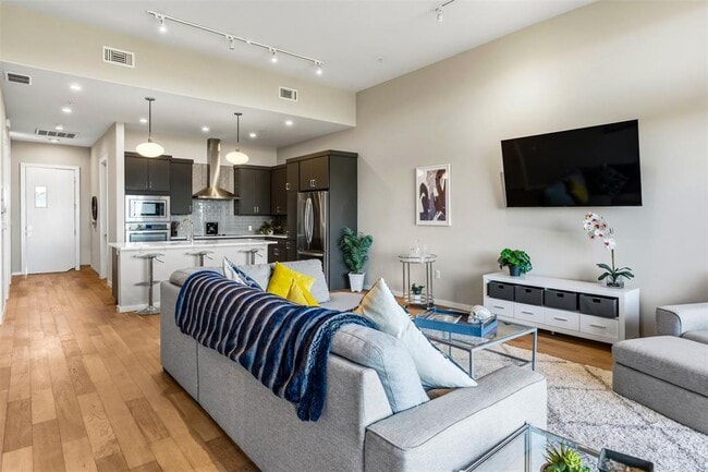 Building Photo - 5921 Hiline Rd