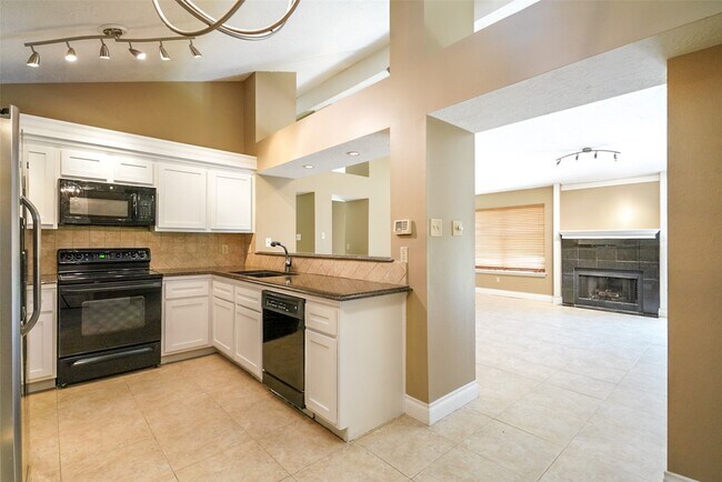 Building Photo - 3406 Cape Forest Dr