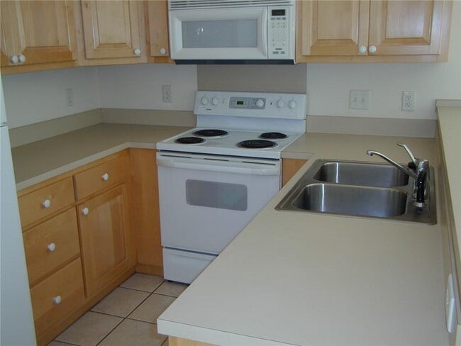 Building Photo - 413 Atlantic Dr