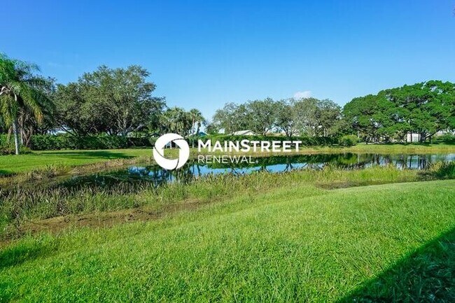 Building Photo - 3 Bedroom Pet-Friendly Home in Fort Myers, FL with Main Street Renewal