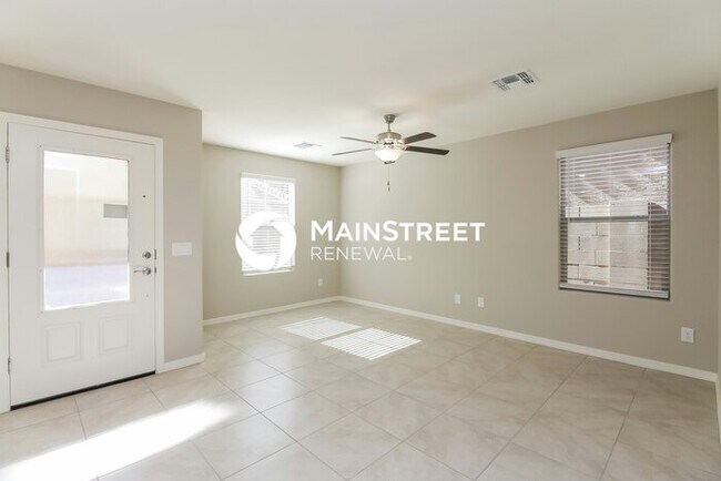 Building Photo - 4 Bedroom Pet-Friendly Home in Phoenix, AZ with Main Street Renewal