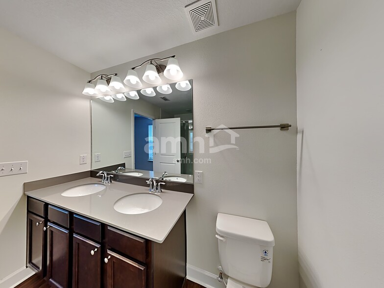 Building Photo - 33959 Night Lily Dr