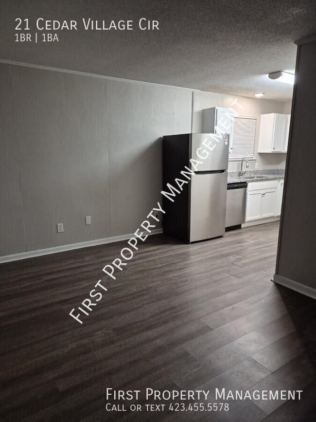 Building Photo - 21 Cedar Village Cir