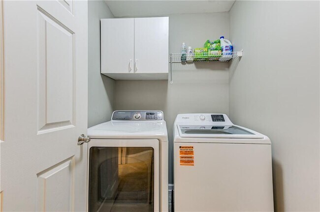 Building Photo - 2745 Lenox Rd NE