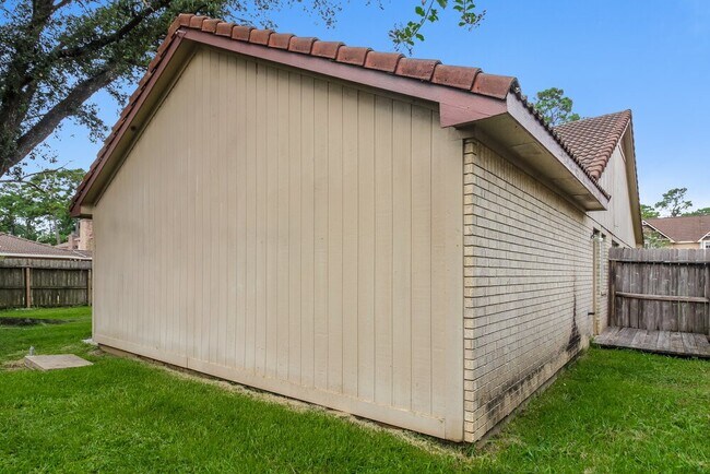 Building Photo - 3635 Lost Oak Dr