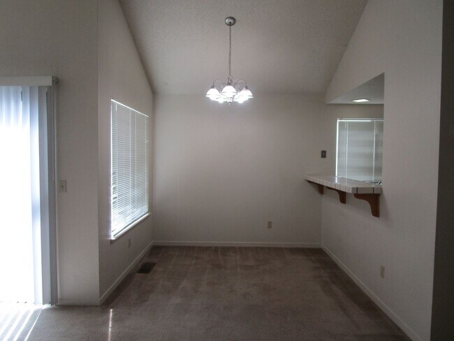 Building Photo - Beautifully Maintained Fairfield Home