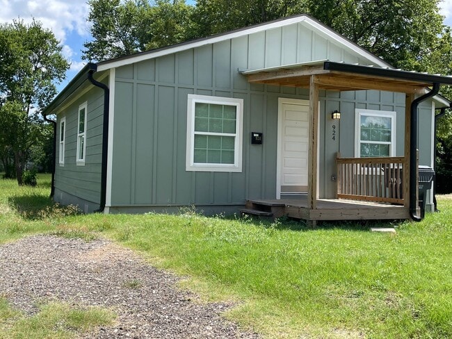 Building Photo - Application Received! *No Pets* Fully Renovated 2 Bed, 1 Bath Home in Prime Location *Lawn Care I...