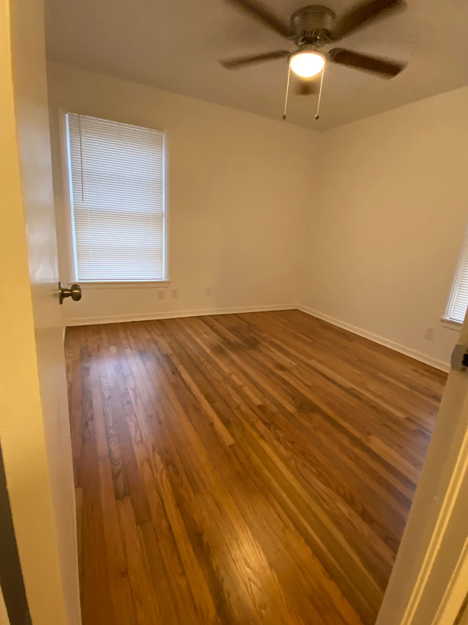 Building Photo - 2047 Farola Dr