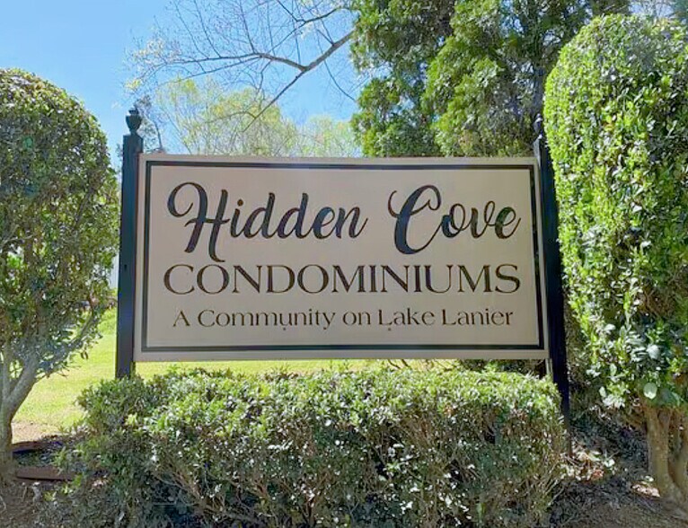 Community entrance - 2493 Hidden Cove Ct