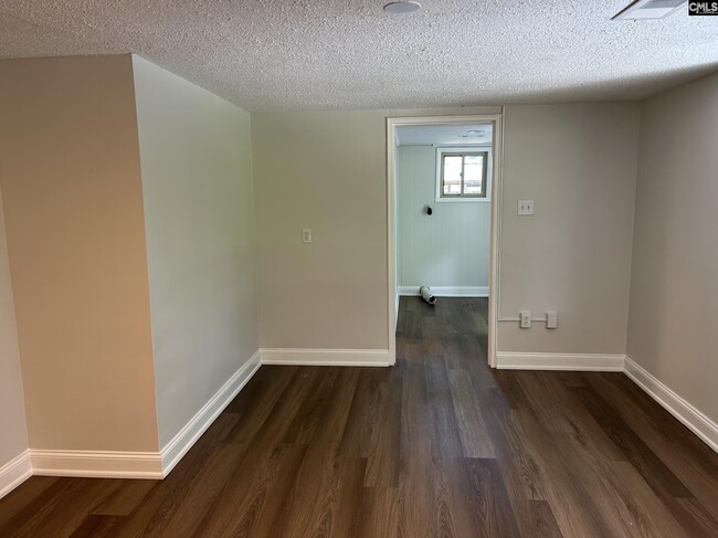 Building Photo - 236 Cardinal Dr