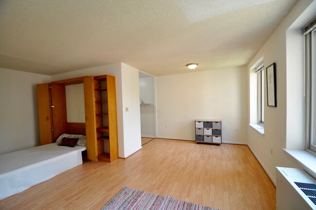 Studio - 3000 Spout Run Pkwy