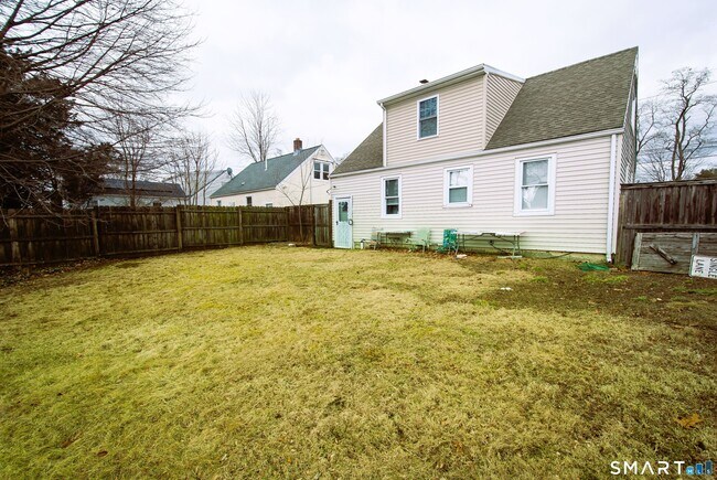 Building Photo - 435 Ruth St