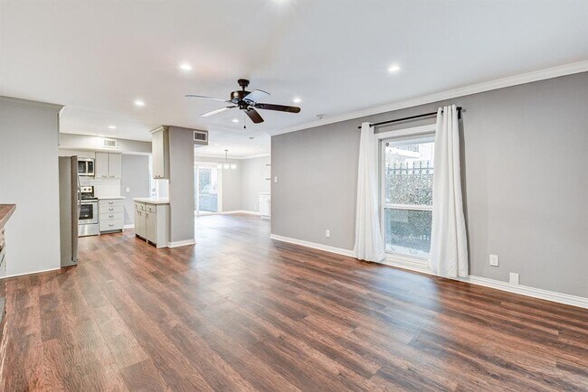 Building Photo - 6306 Riverview Way