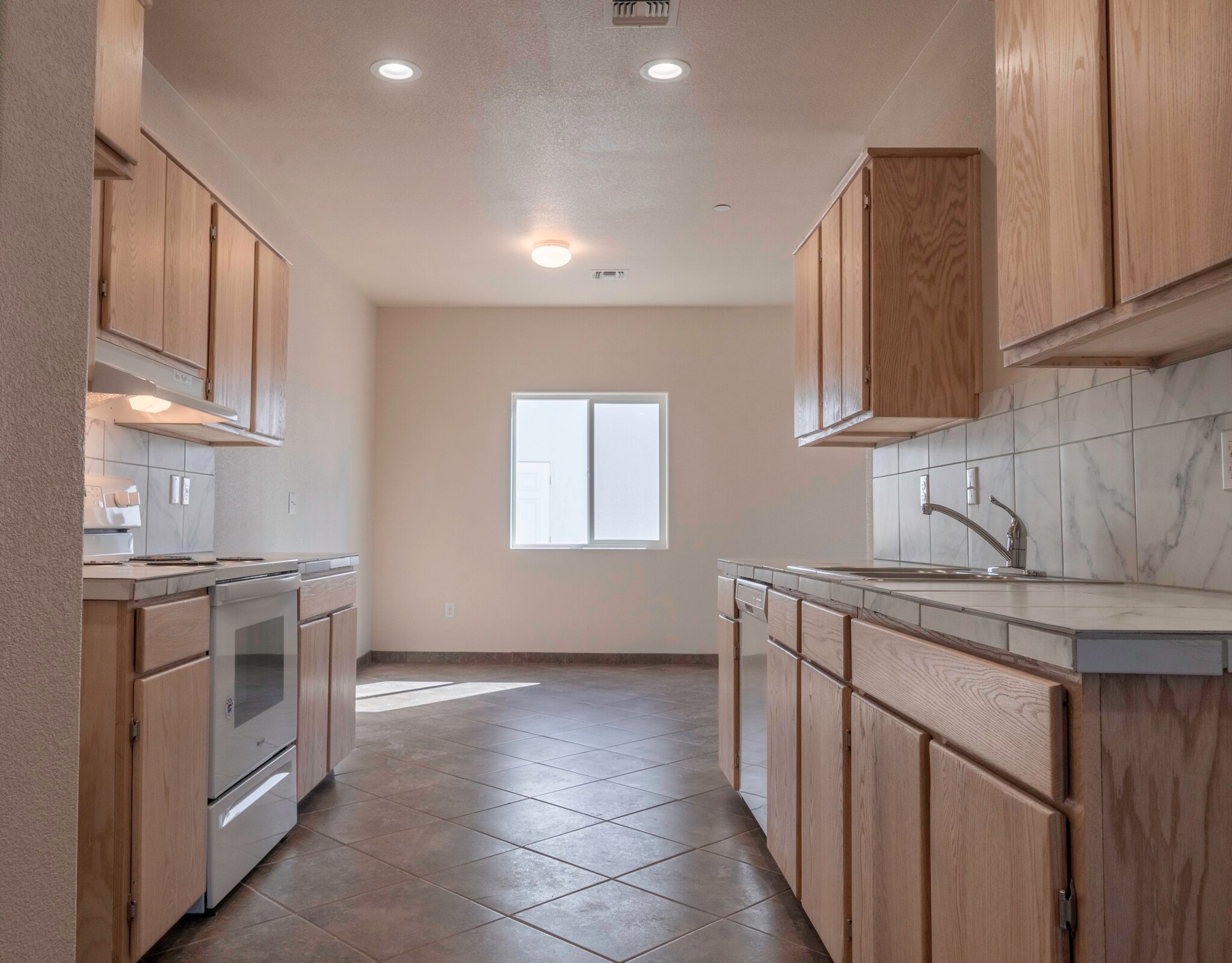 Building Photo - 2878 Jamaica Blvd S