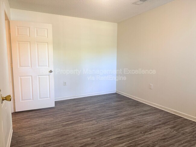 Building Photo - 2031 Wolfmill Dr