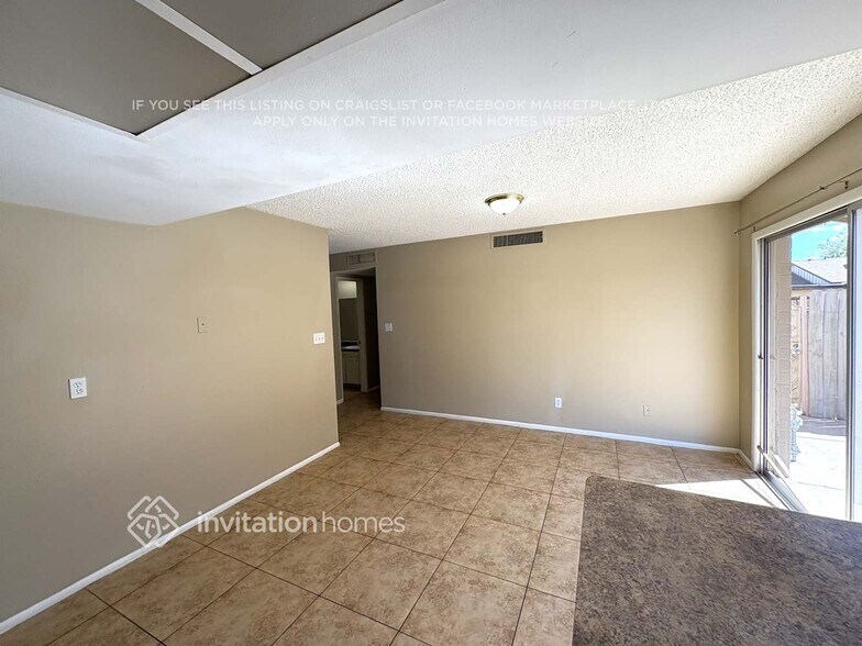 Building Photo - 8437 W Turney Ave