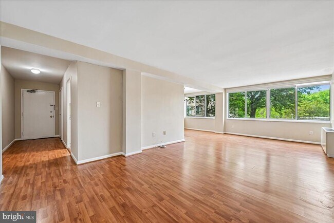 Building Photo - 6631 Wakefield Dr