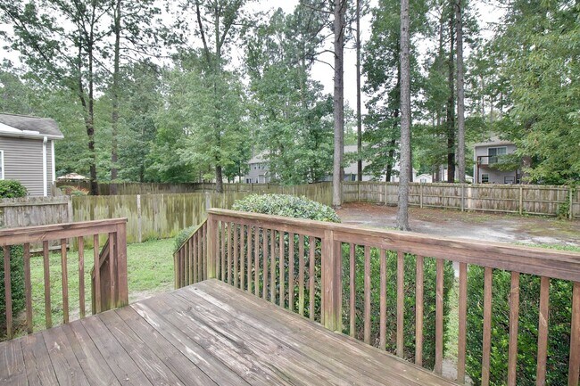 Building Photo - Great 3 bed + bonus house in Aberdeen