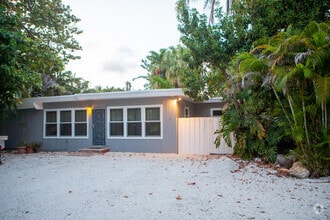 Building Photo - 5967 SW 58th Terrace