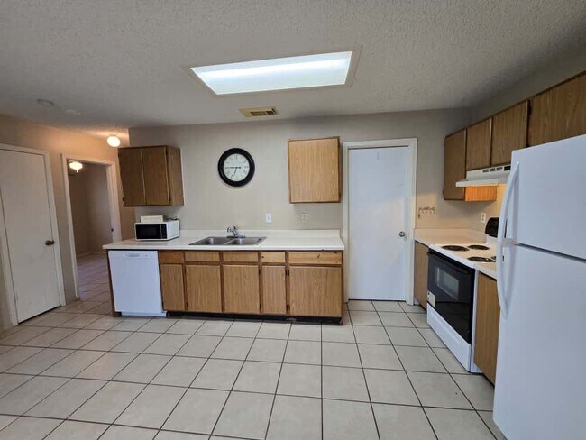 Building Photo - 8338 Longhorn Ridge Dr