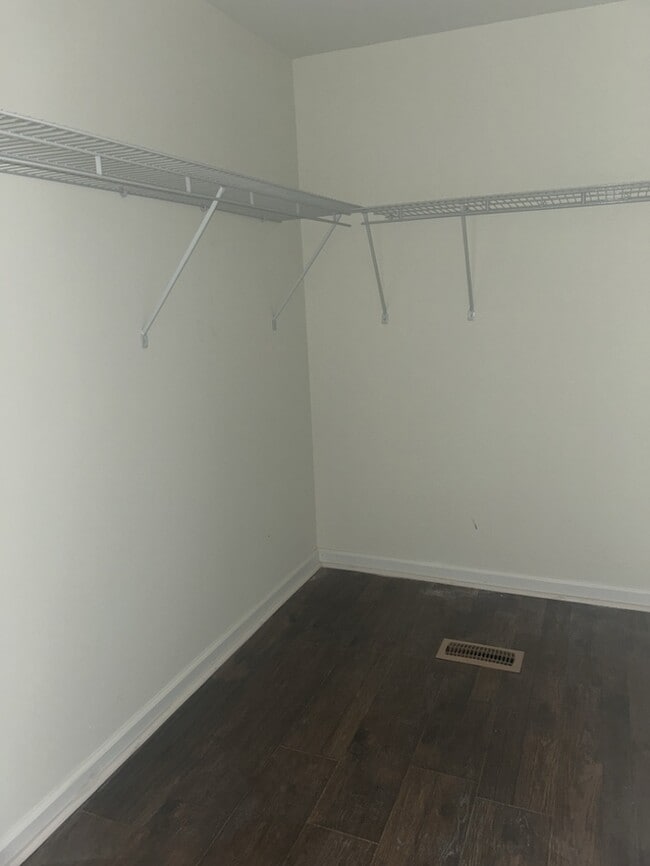 Building Photo - 721 Pickens Dr