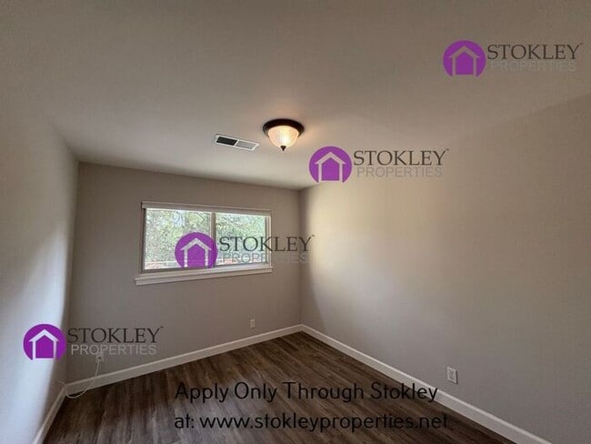 Building Photo - 1920 Encima Dr