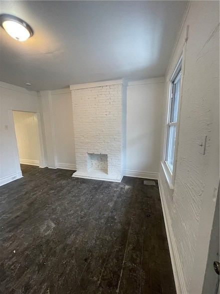 Building Photo - 128 S Spring Ave