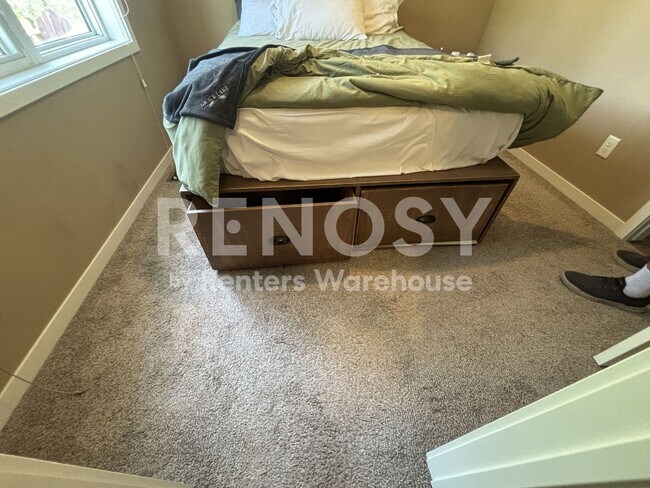 Building Photo - Available now - 1 Bedroom 1 Bath Condo in Golden Valley