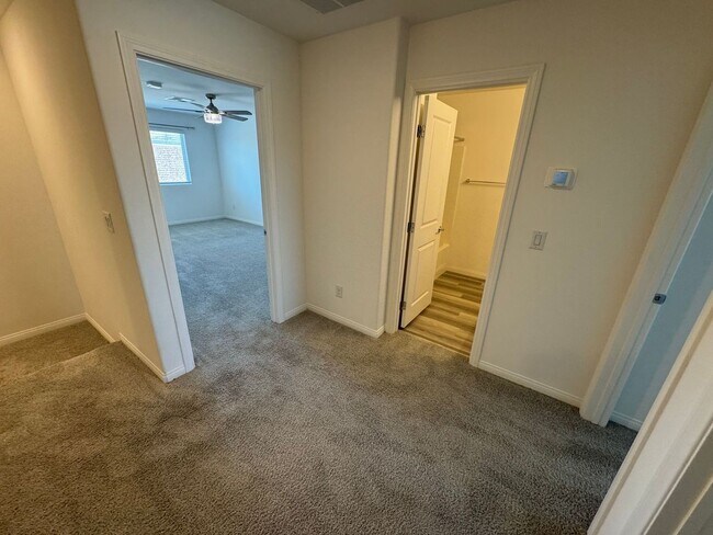 Building Photo - BEAUTIFUL 3 BEDROOM 3 BATH TRI-LEVEL HOME ...