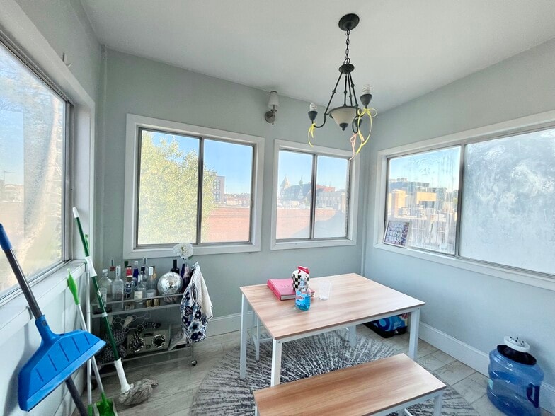 Building Photo - 11 Babcock St