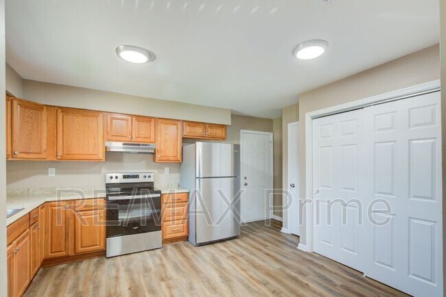 Building Photo - 4601 Hardy Dr