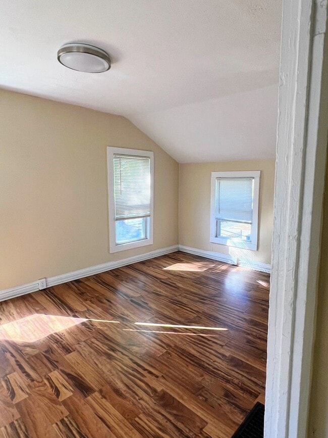 Building Photo - 219 E North St