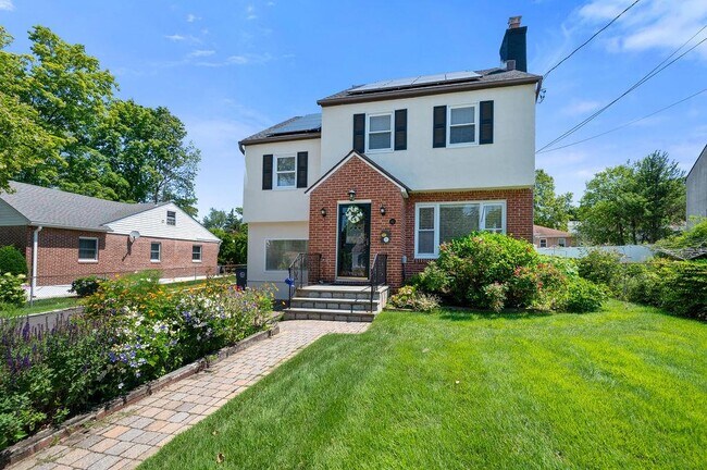 Primary Photo - 82 Linden Ave