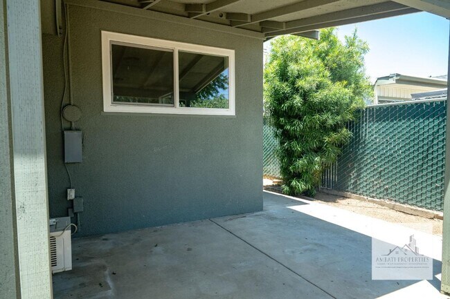 Building Photo - Charming Home near Old Figarden Area!