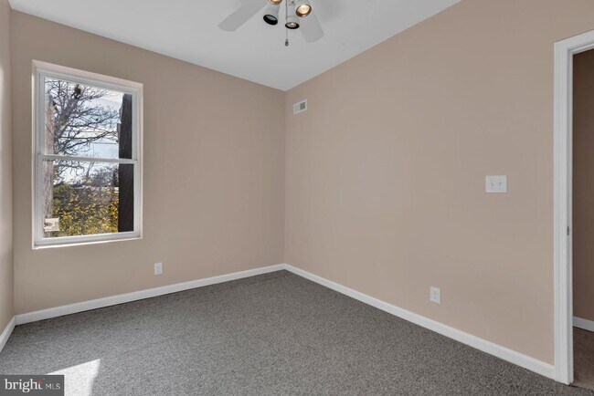 Building Photo - 1007 E Preston St